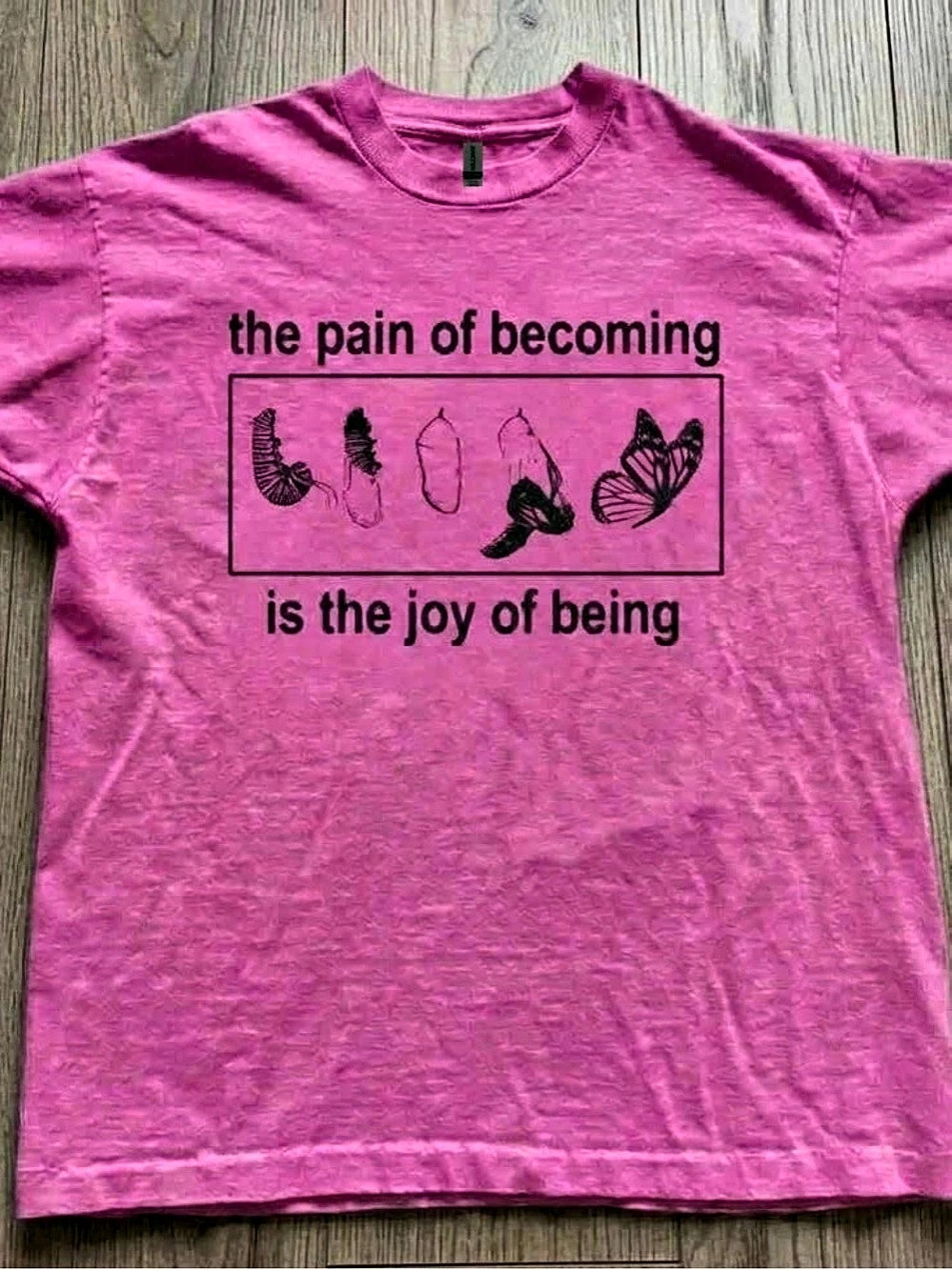 Graphic Short Sleeve Tee in Pink